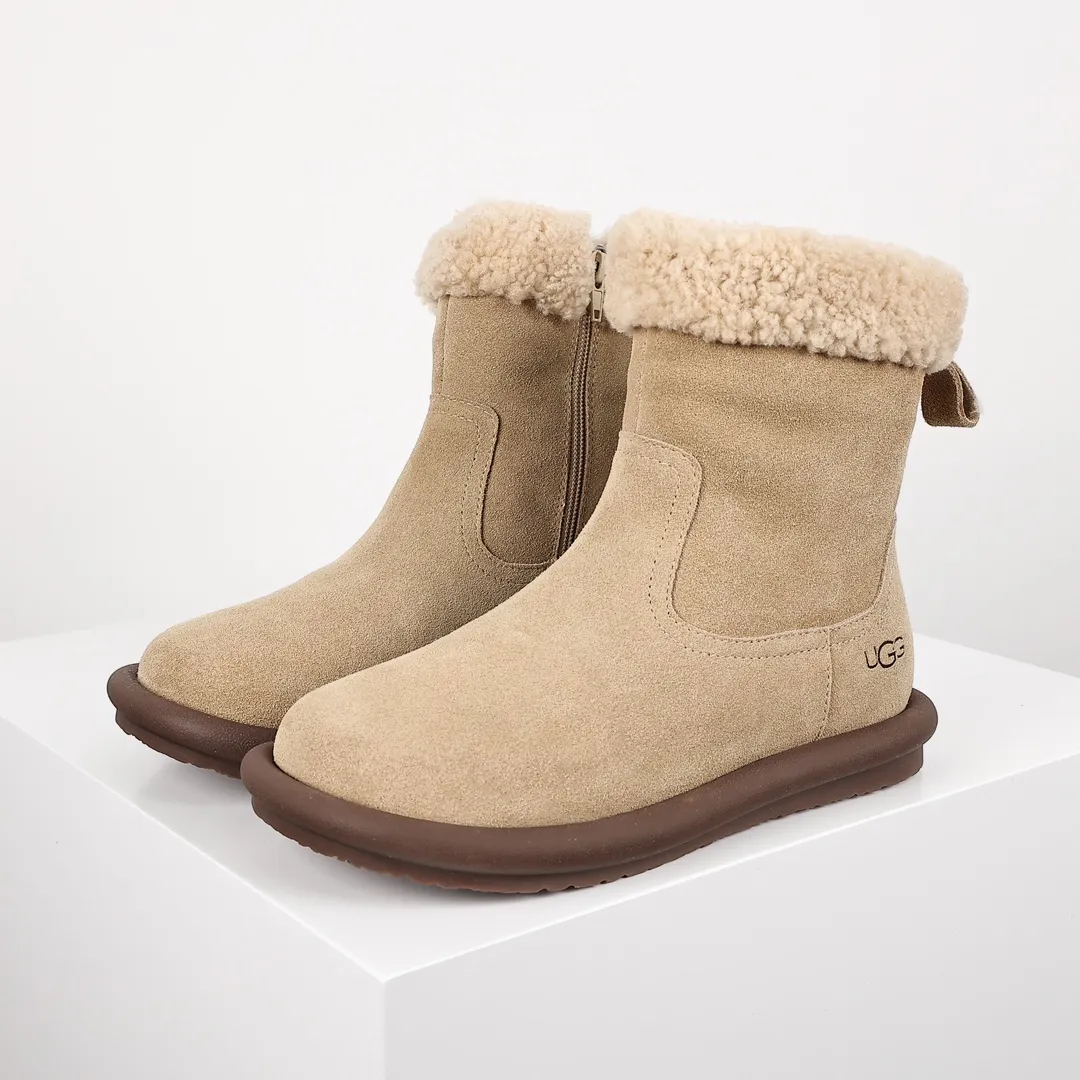 Pick up locally 💰720 The core recommendation is good price 𝐔𝐠𝐠 23 popular handmade sheep's curly boots Maillard girl's dream boots Korean and Korean style Fully handmade first-layer cow suede Teddy sheep's curly wool lining The combination has a great autumn and winter atmosphere Size: 35 36 37 38 39 40